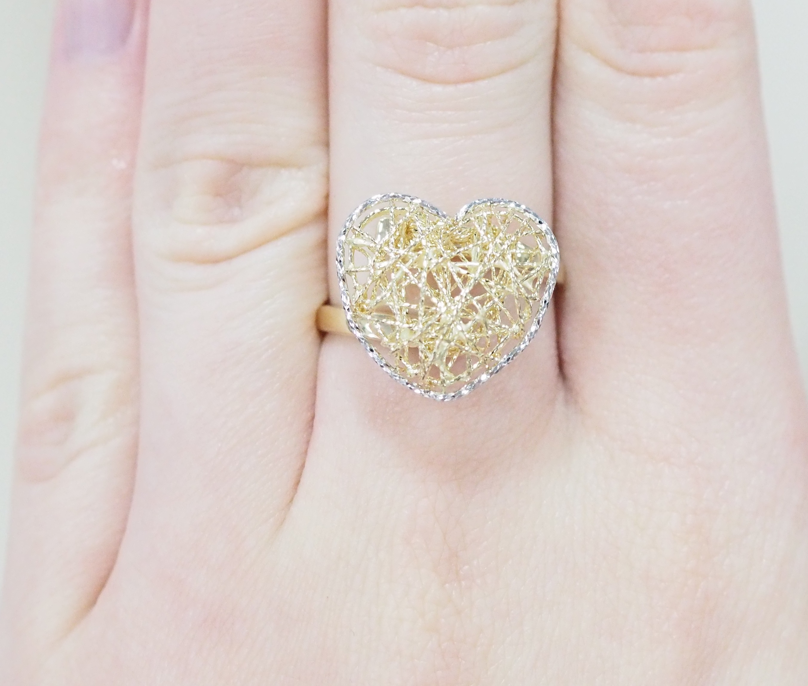 Кольцо из комбинированного золота "Сердце"